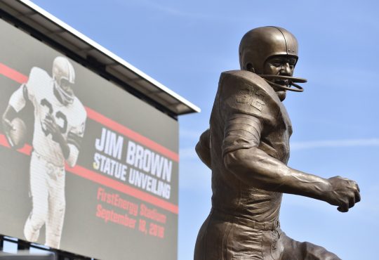 Jim Brown: Ο αθλητής φόβητρο